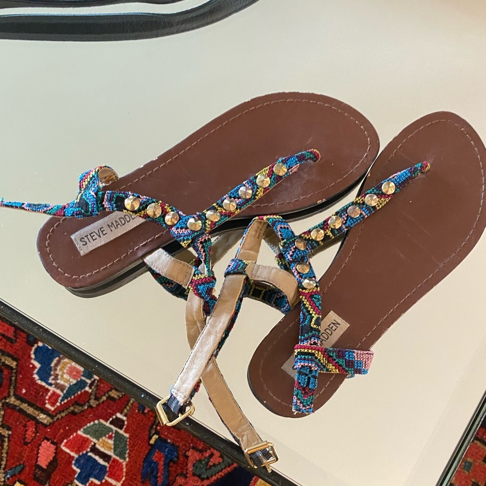 Steve Madden Rainbow Textured Sandal